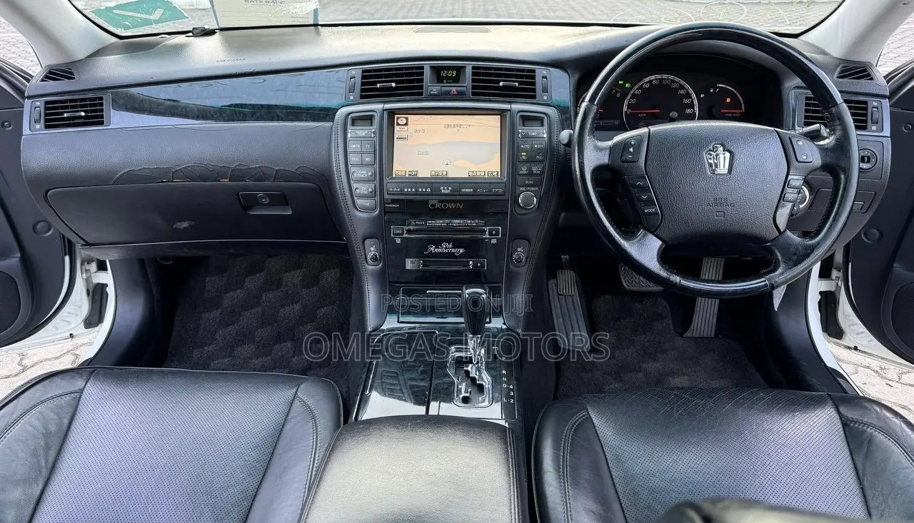 Toyota Crown Royale 2005 White