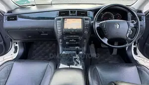 Toyota Crown Royale 2005 White