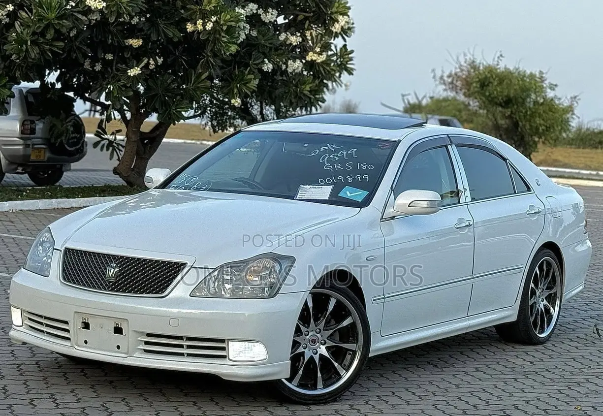 Toyota Crown Royale 2005 White