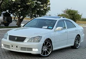 Toyota Crown Royale 2005 White