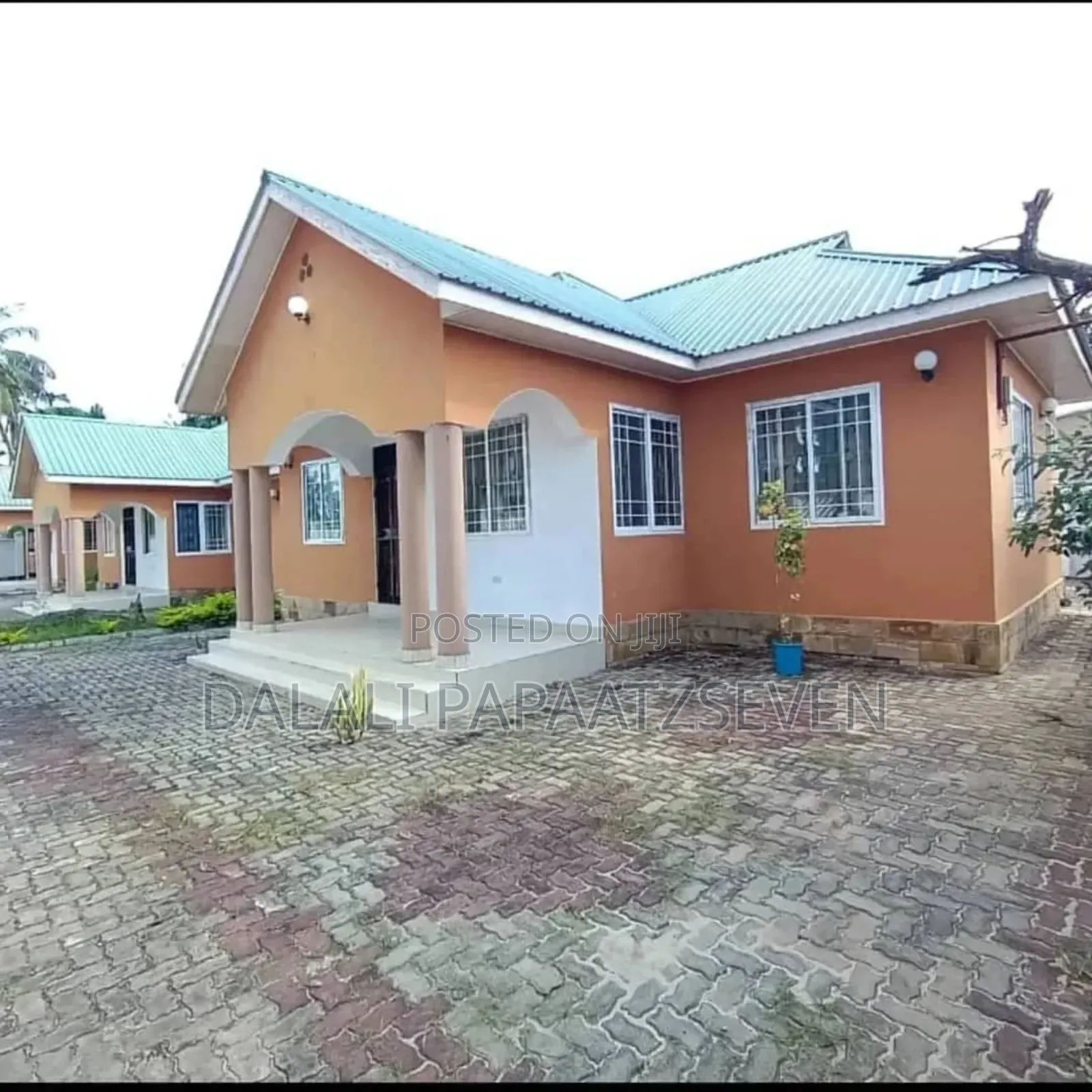 3bdrm Apartment in Dalalipapaatzseven, Bunju for rent