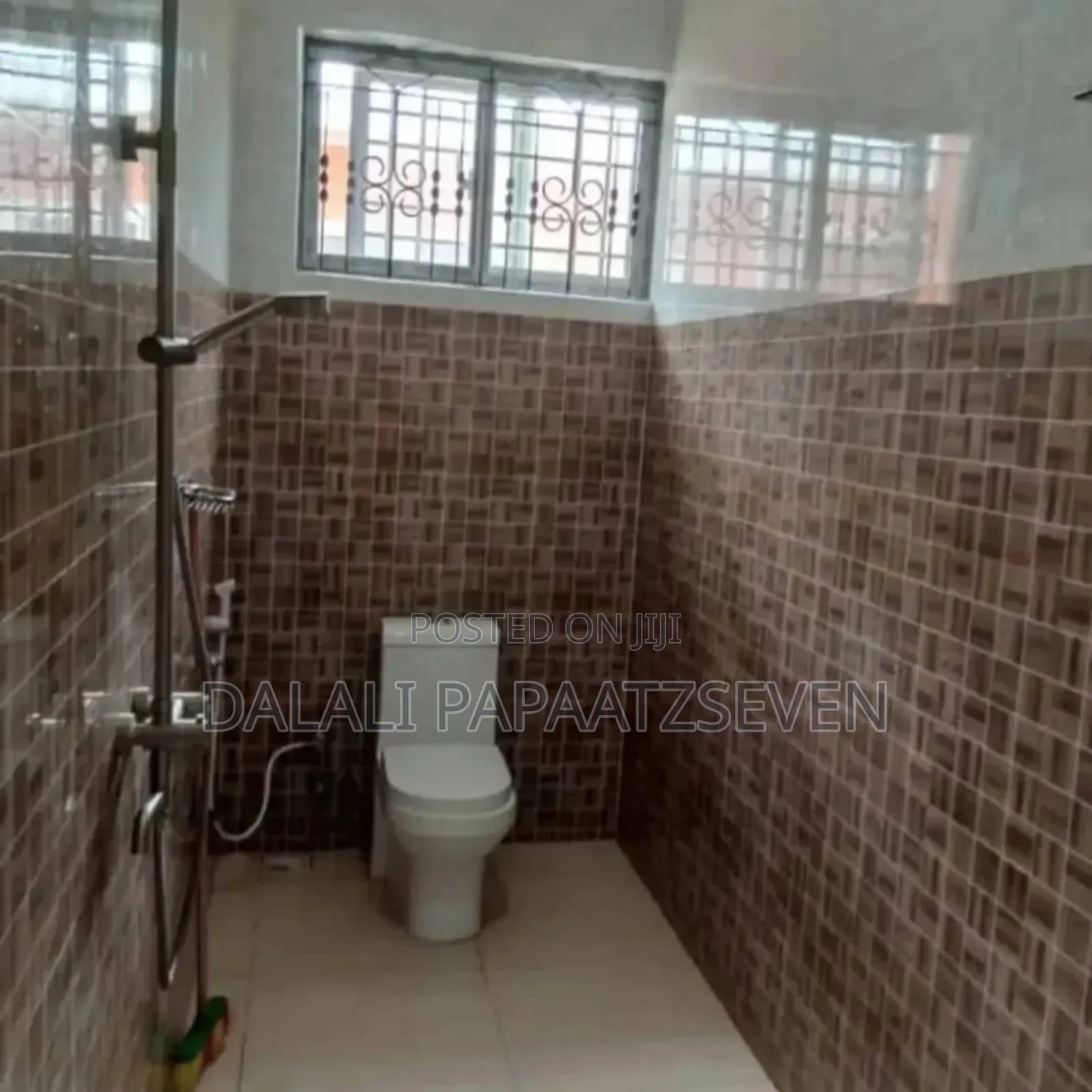 3bdrm Apartment in Dalalipapaatzseven, Bunju for rent