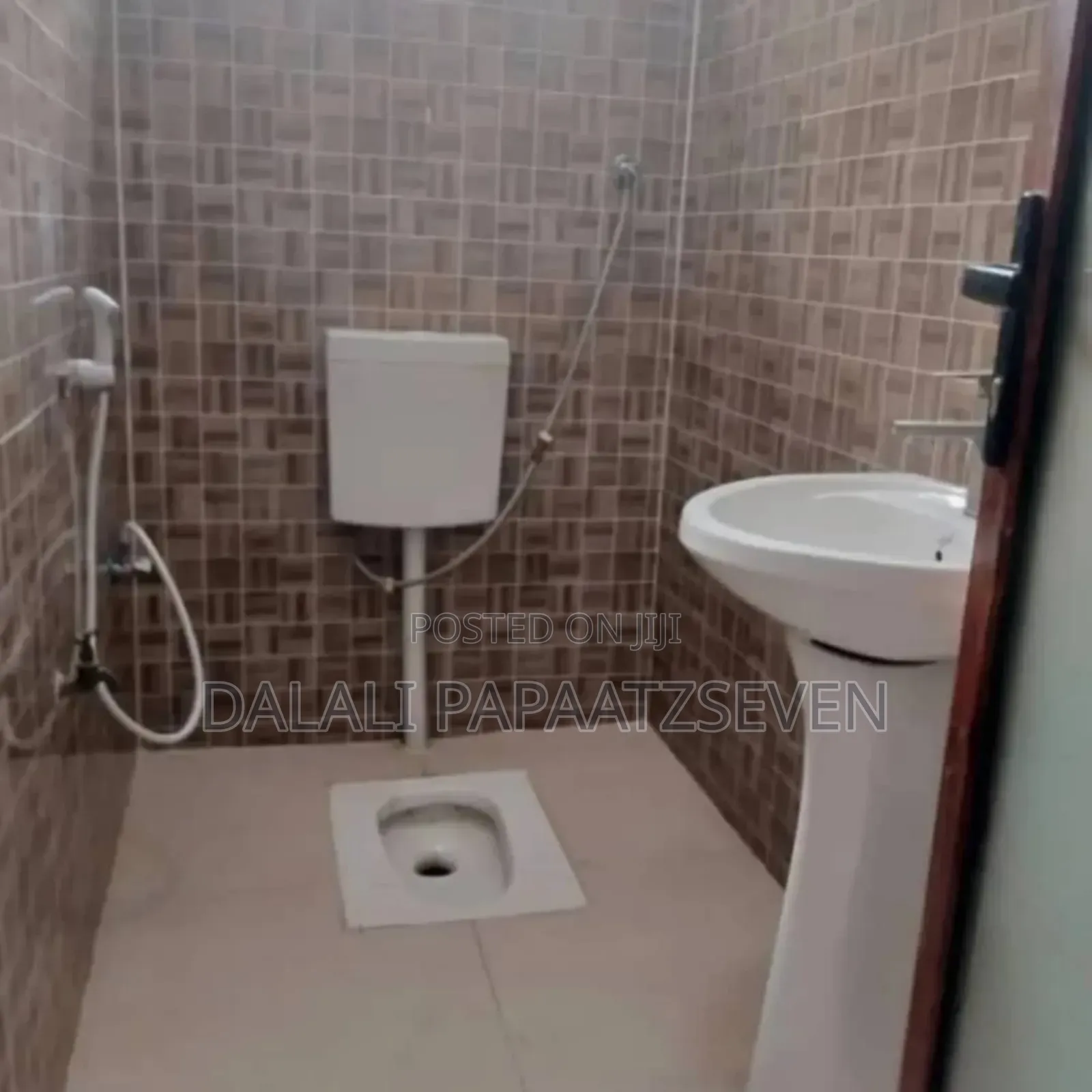 3bdrm Apartment in Dalalipapaatzseven, Bunju for rent