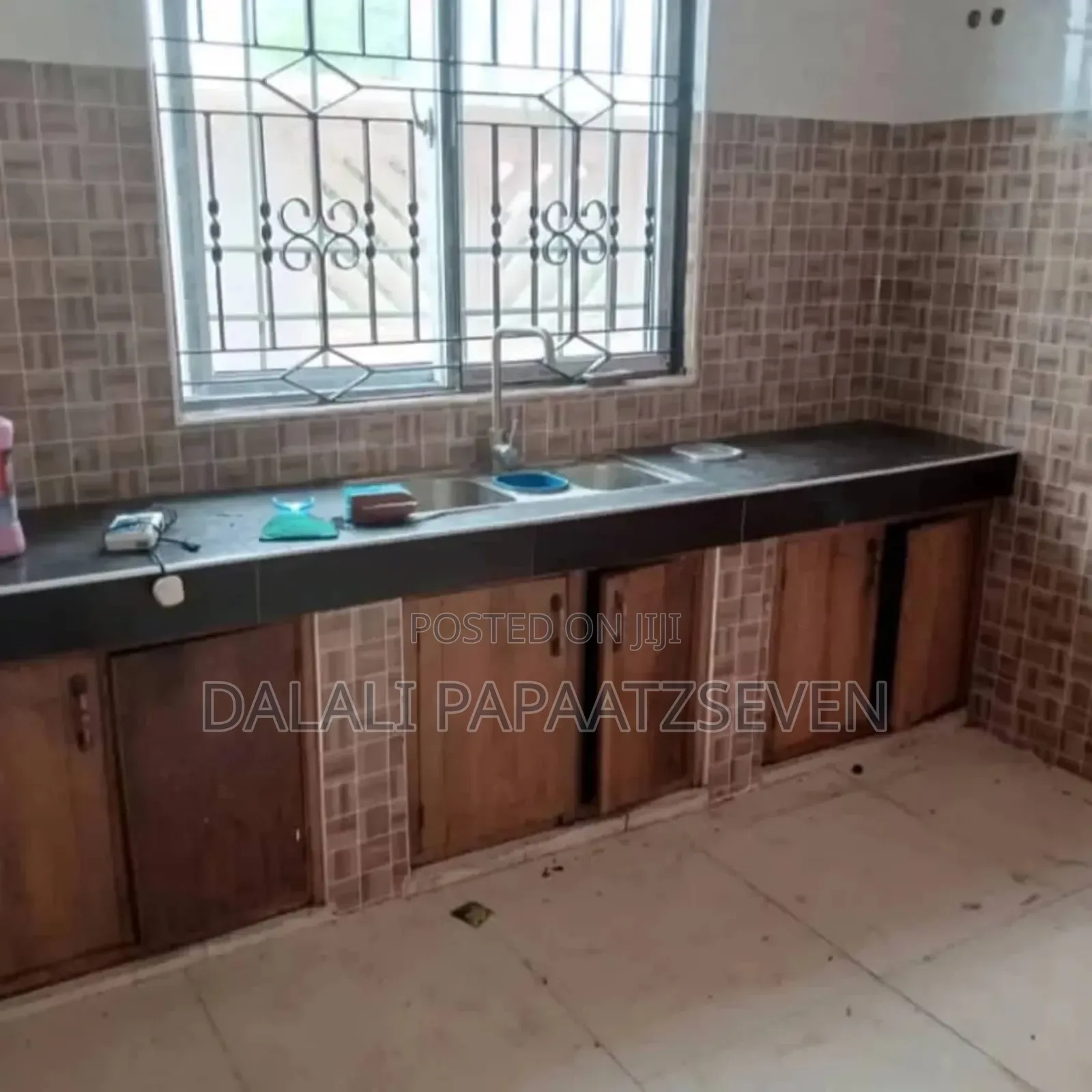 3bdrm Apartment in Dalalipapaatzseven, Bunju for rent