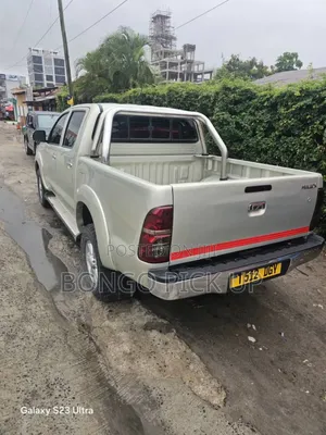Toyota Hilux 2008 Silver