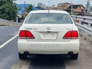 Toyota Crown Royale 2005 White