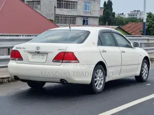 Toyota Crown Royale 2005 White
