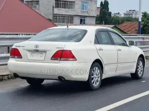 Toyota Crown Royale 2005 White