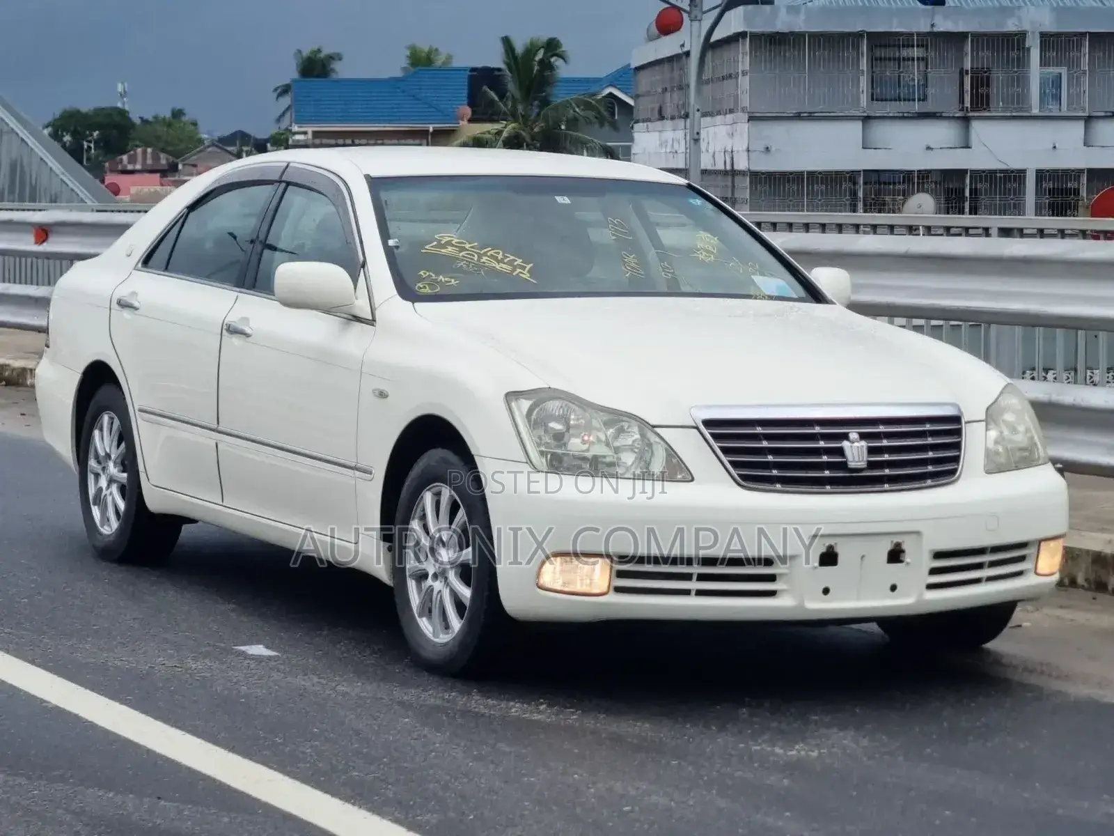 Toyota Crown Royale 2005 White
