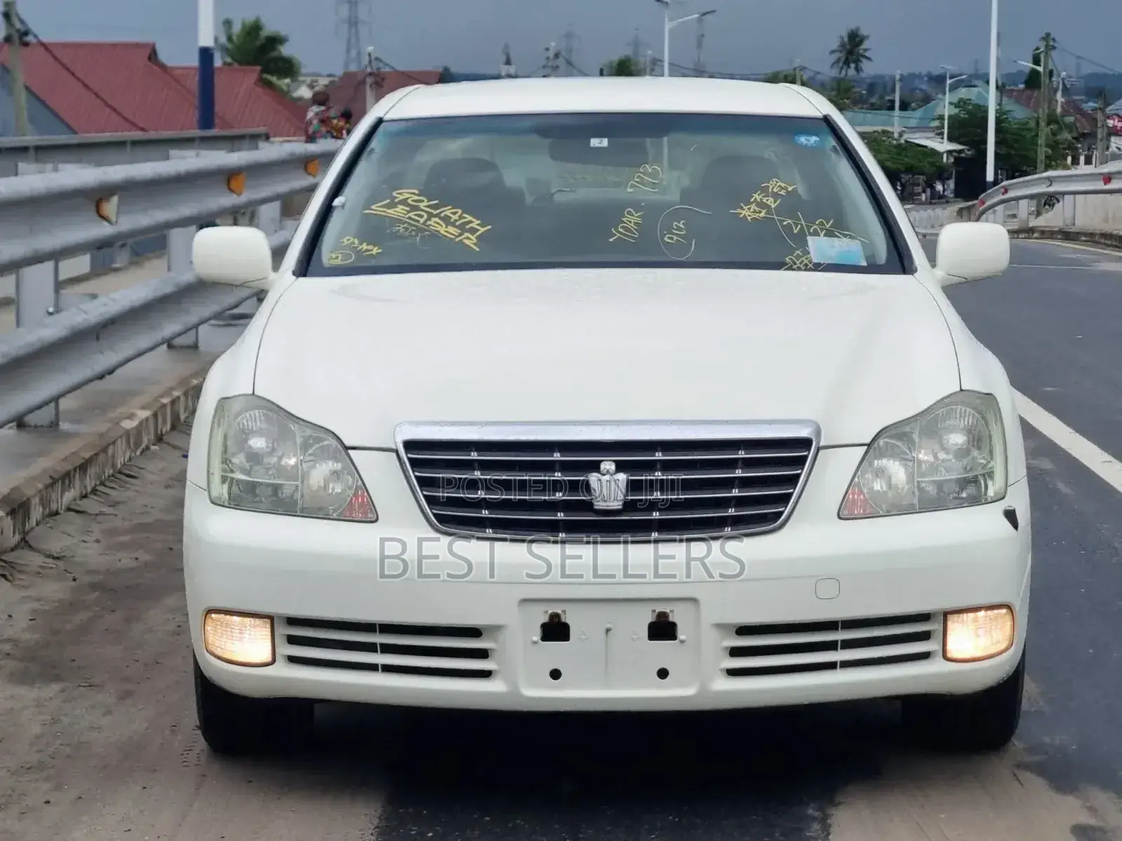 Toyota Crown Royale 2005 White