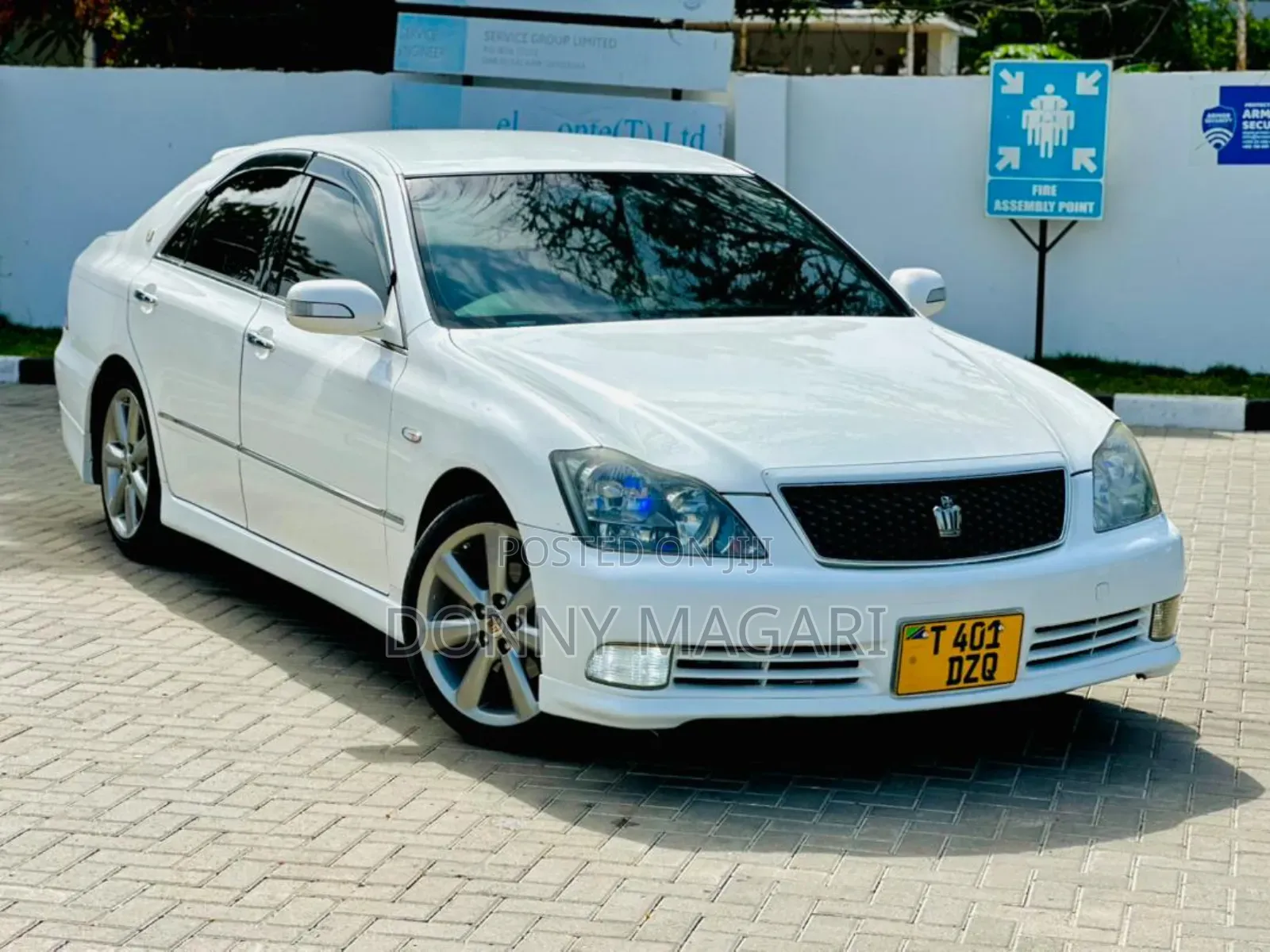 Toyota Crown 2004 White