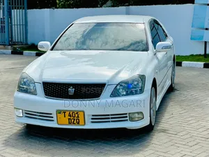 Toyota Crown 2004 White