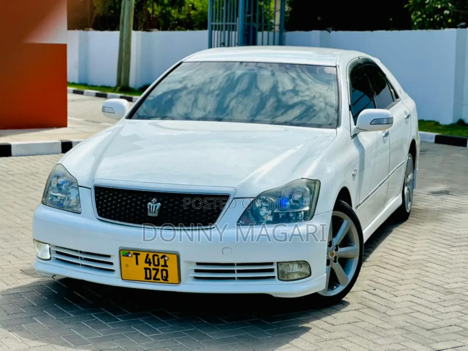 Toyota Crown 2004 White
