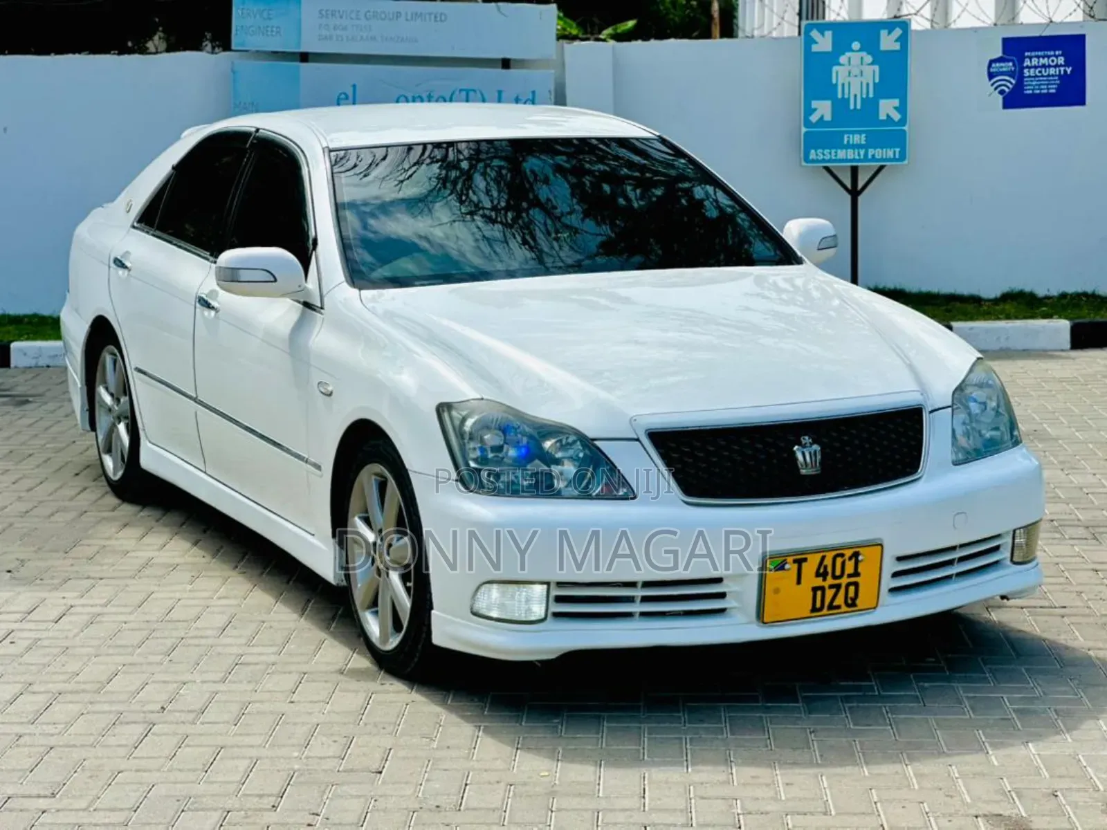 Toyota Crown 2004 White