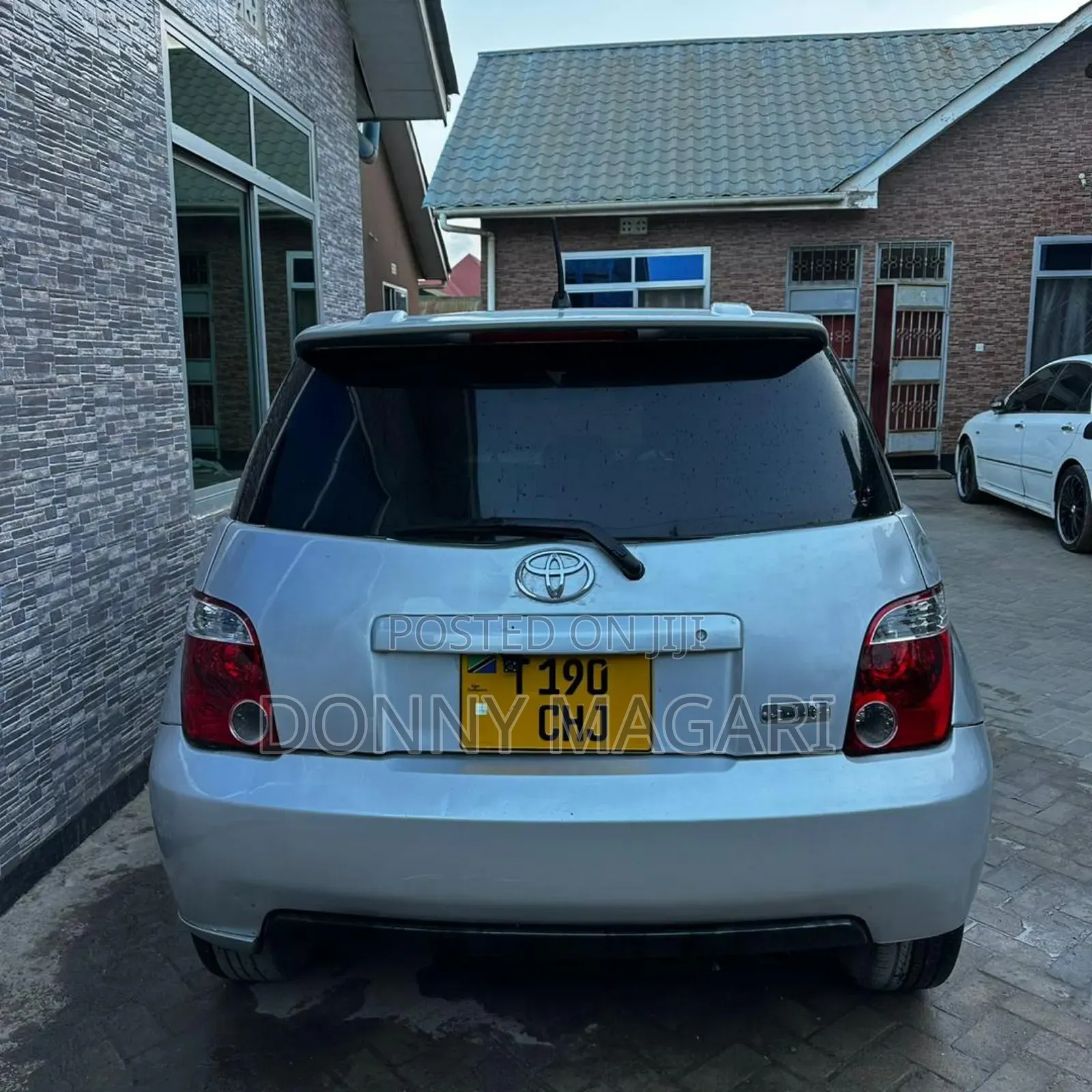 Toyota IST 2004 Silver