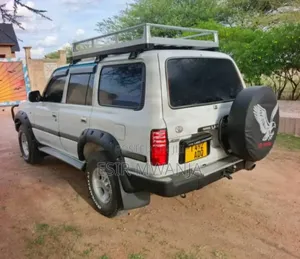 Toyota Land Cruiser 1998 White