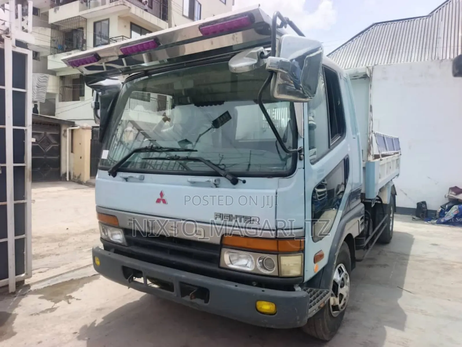 Mitsubishi Fuso 1998 Blue