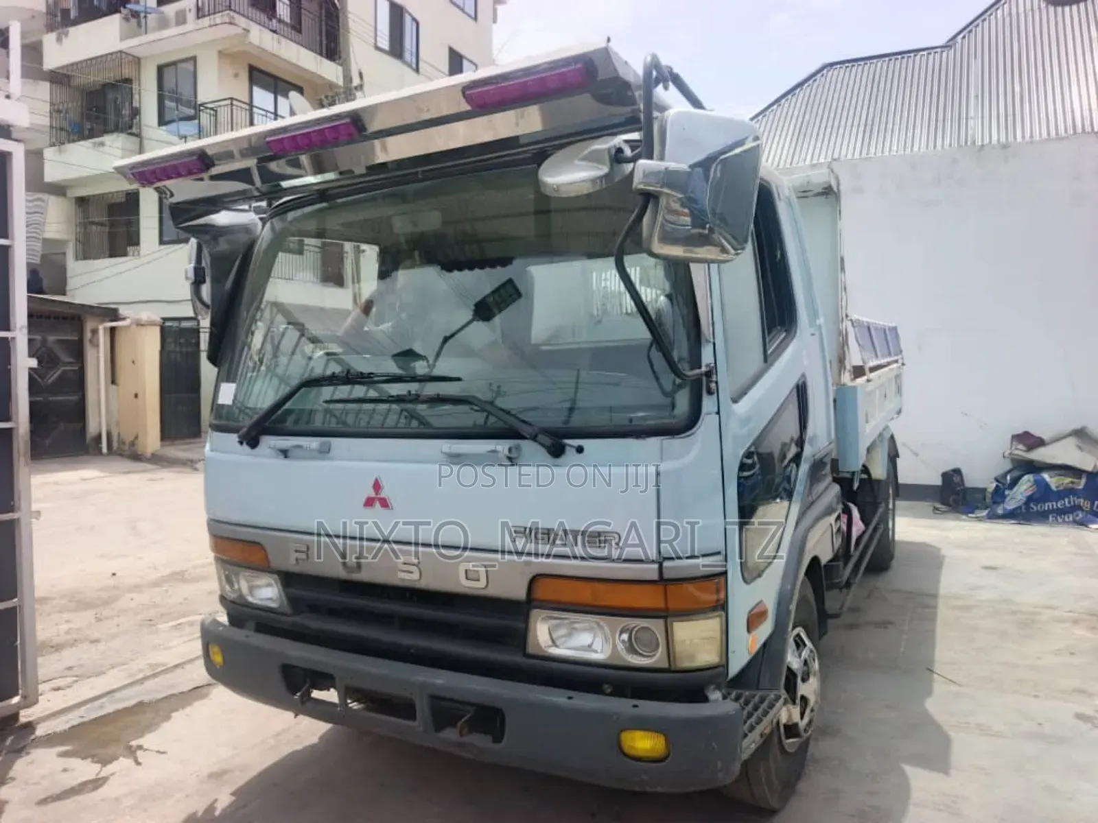 Mitsubishi Fuso 1998 Blue