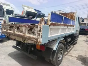Mitsubishi Fuso 1998 Blue