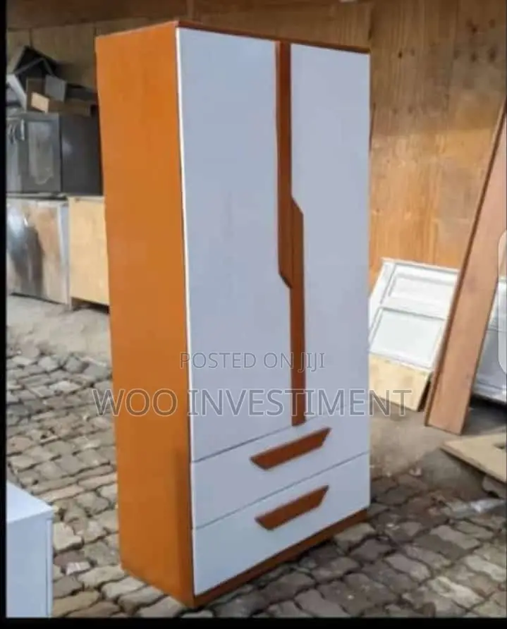 Makabati Ya Nguo Classic Sana Na Quality Sana Yenye Uimara Na Mbao