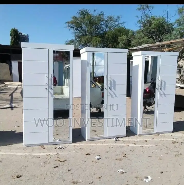 Makabati Ya Nguo Classic Sana Na Quality Sana Yenye Uimara Na Mbao