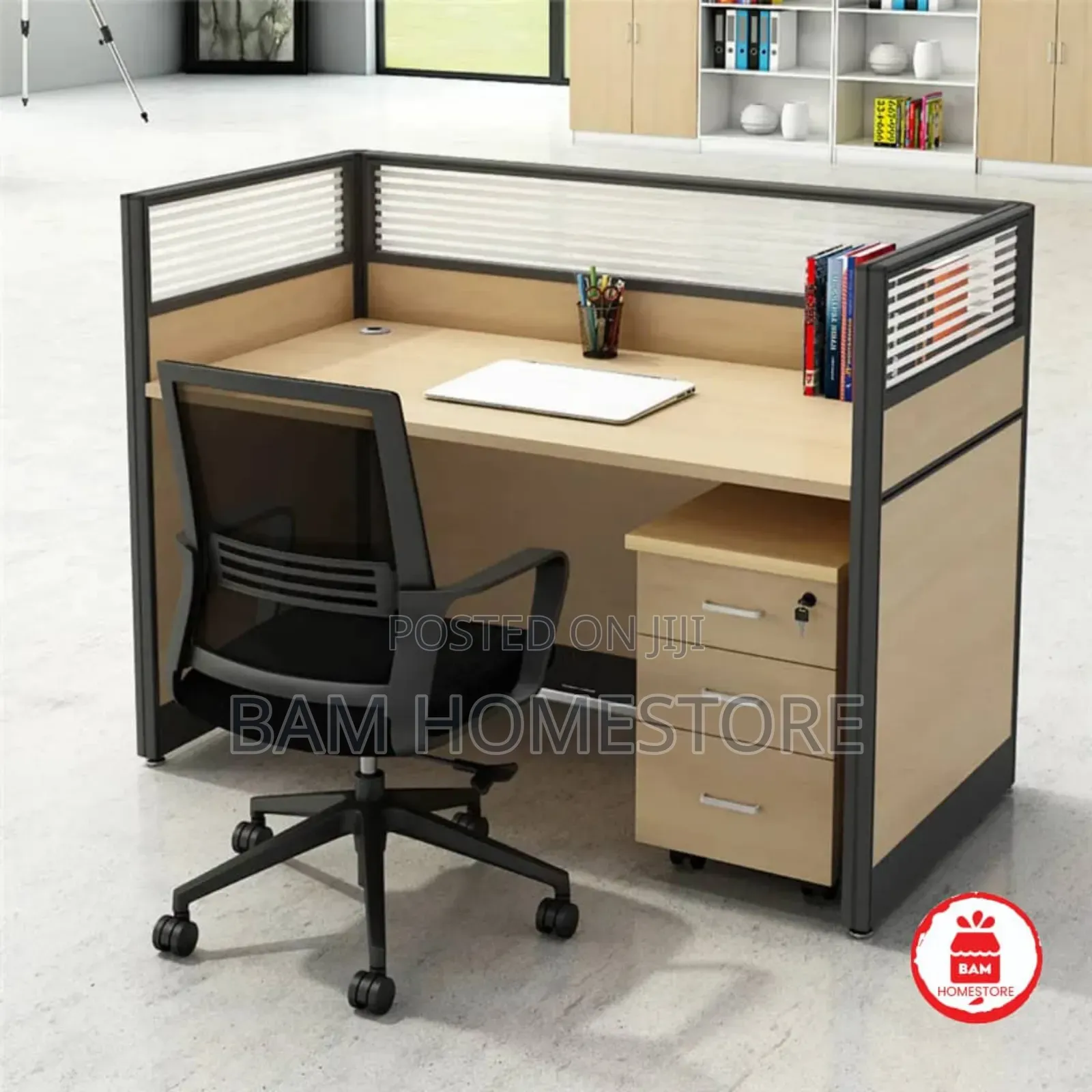 The Horizon Work Station for 1 Staff