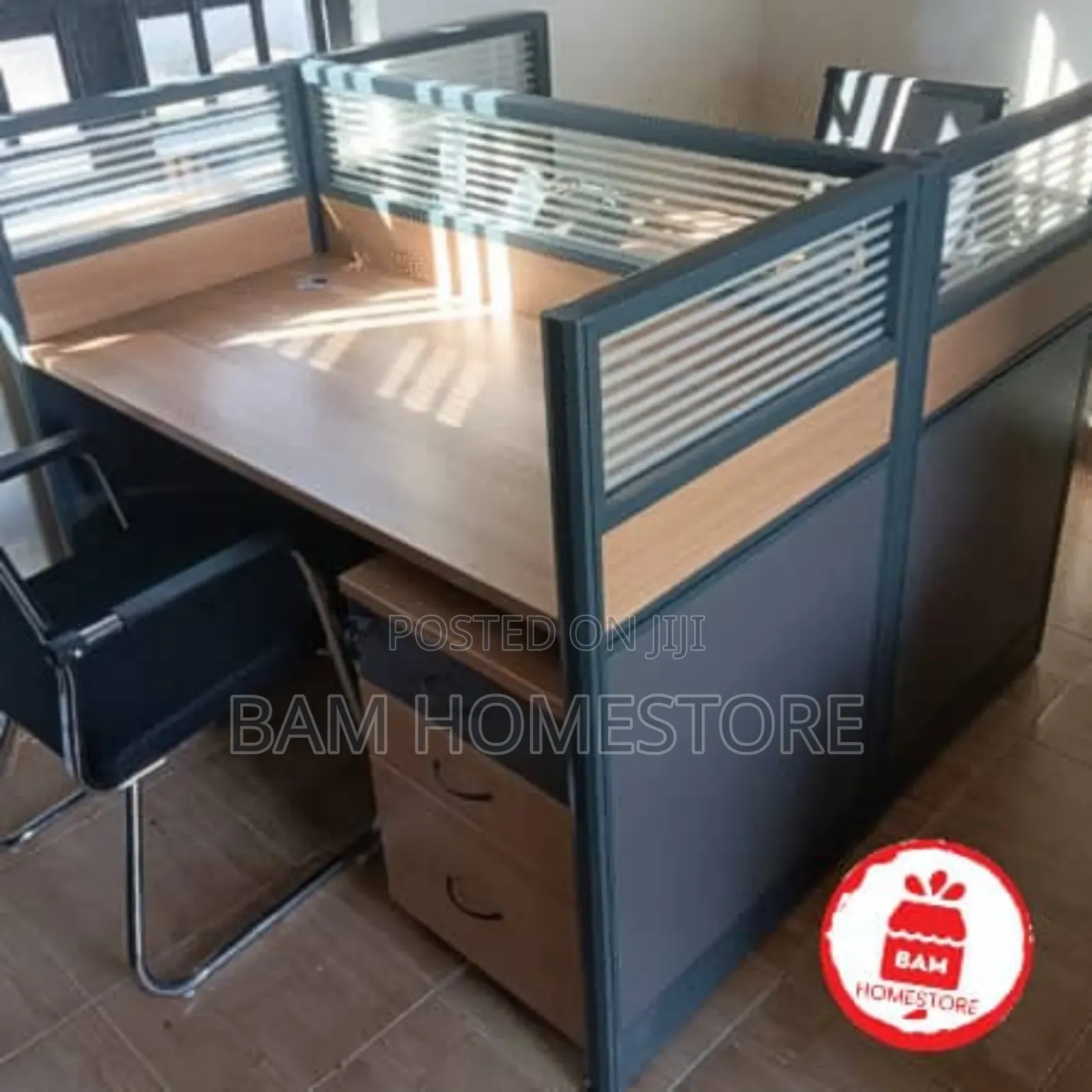 The Synergy Work Station for 2 Staffs