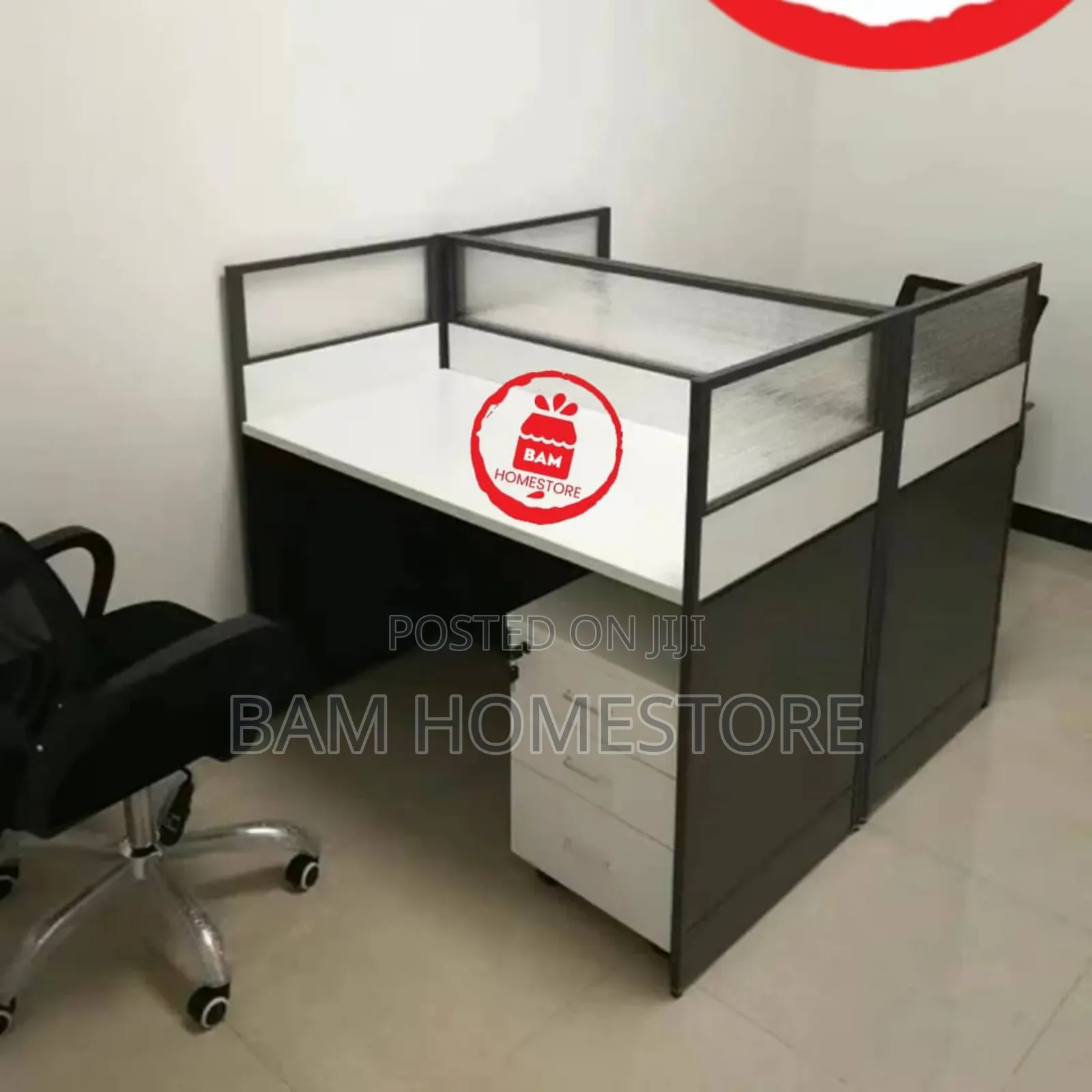 The Synergy Work Station for 2 Staffs