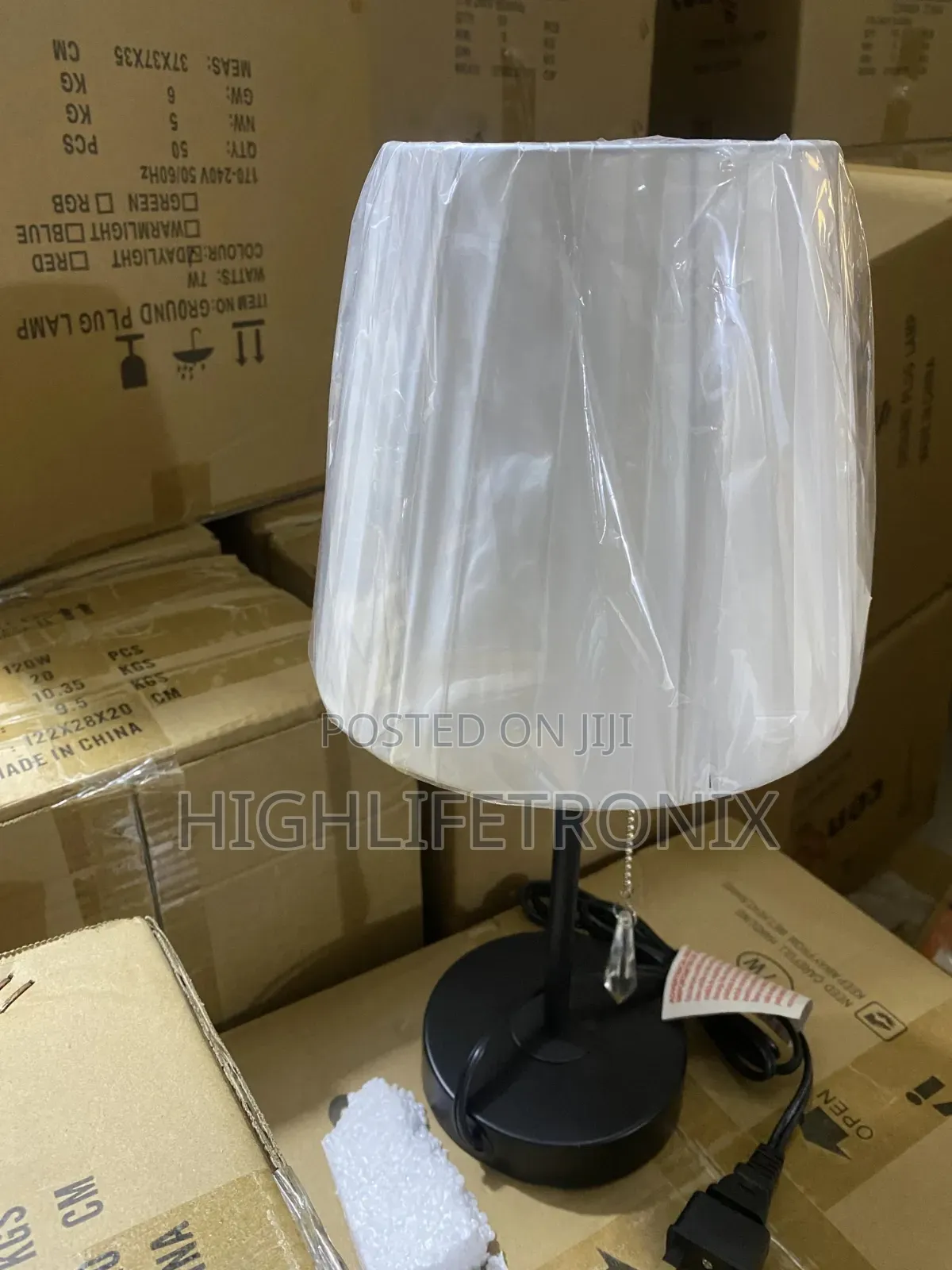 Table Lamp Ya Kisasa – Mwanga Laini Wa Kifahari Kwa Ndani