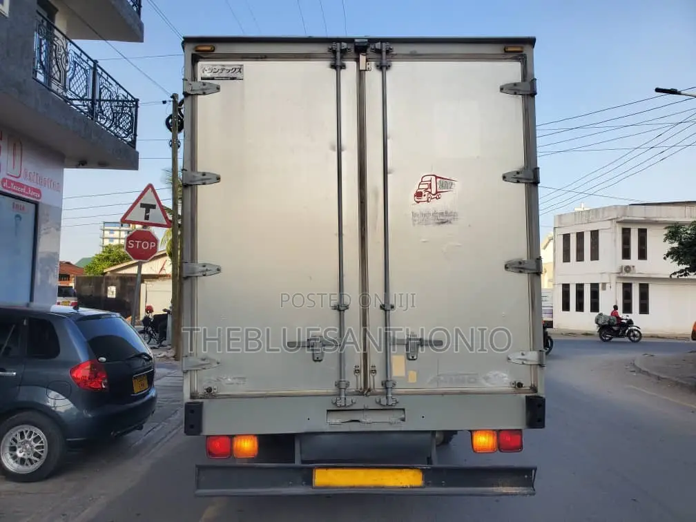 Mitsubishi Fuso 1997 Gray