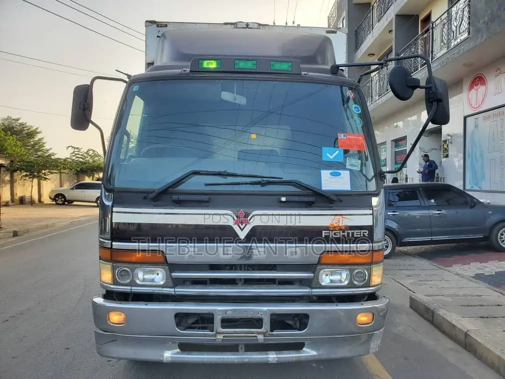 Mitsubishi Fuso 1997 Gray