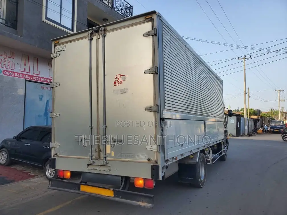Mitsubishi Fuso 1997 Gray