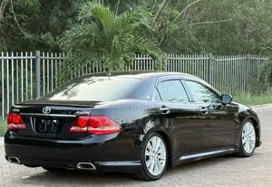 Toyota Crown 2009 Black