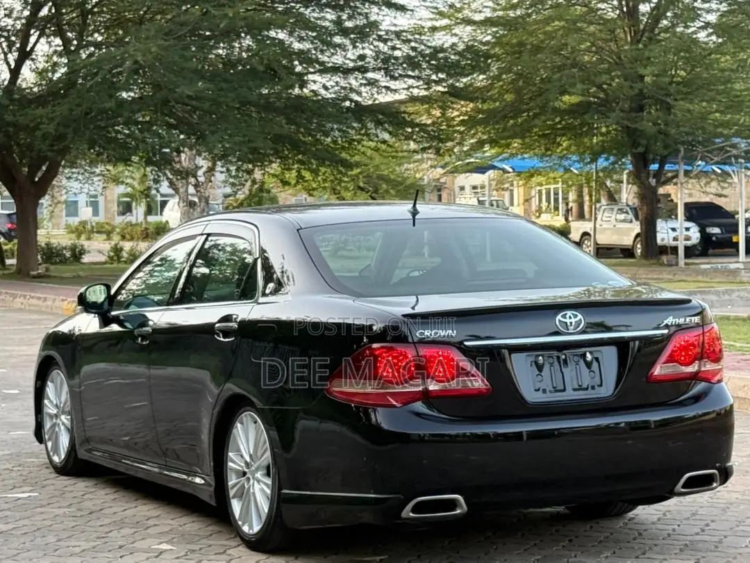 Toyota Crown 2009 Black