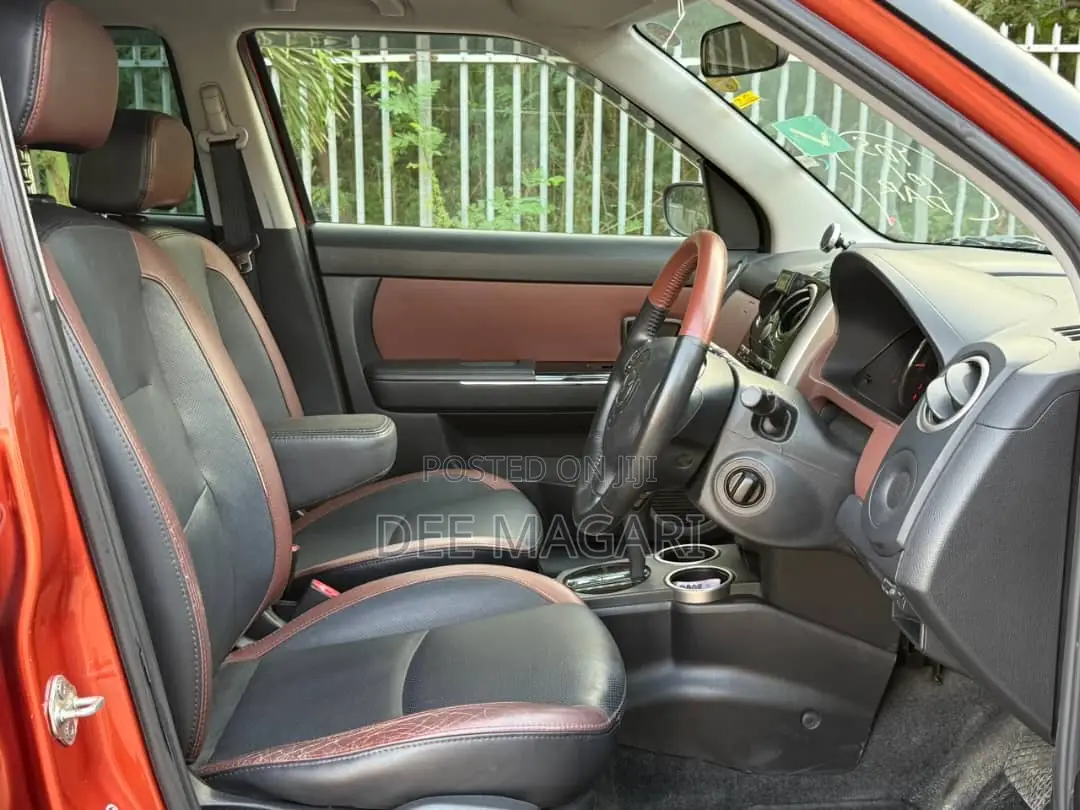 Mazda Verisa 2009 Orange