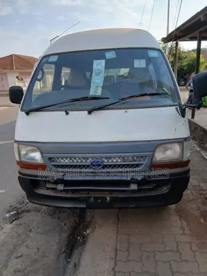 Toyota HiAce 1999 White