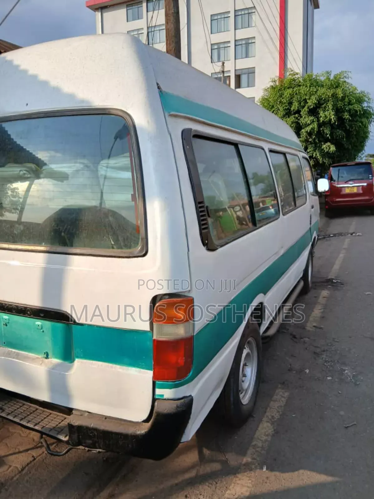 Toyota HiAce 1999 White