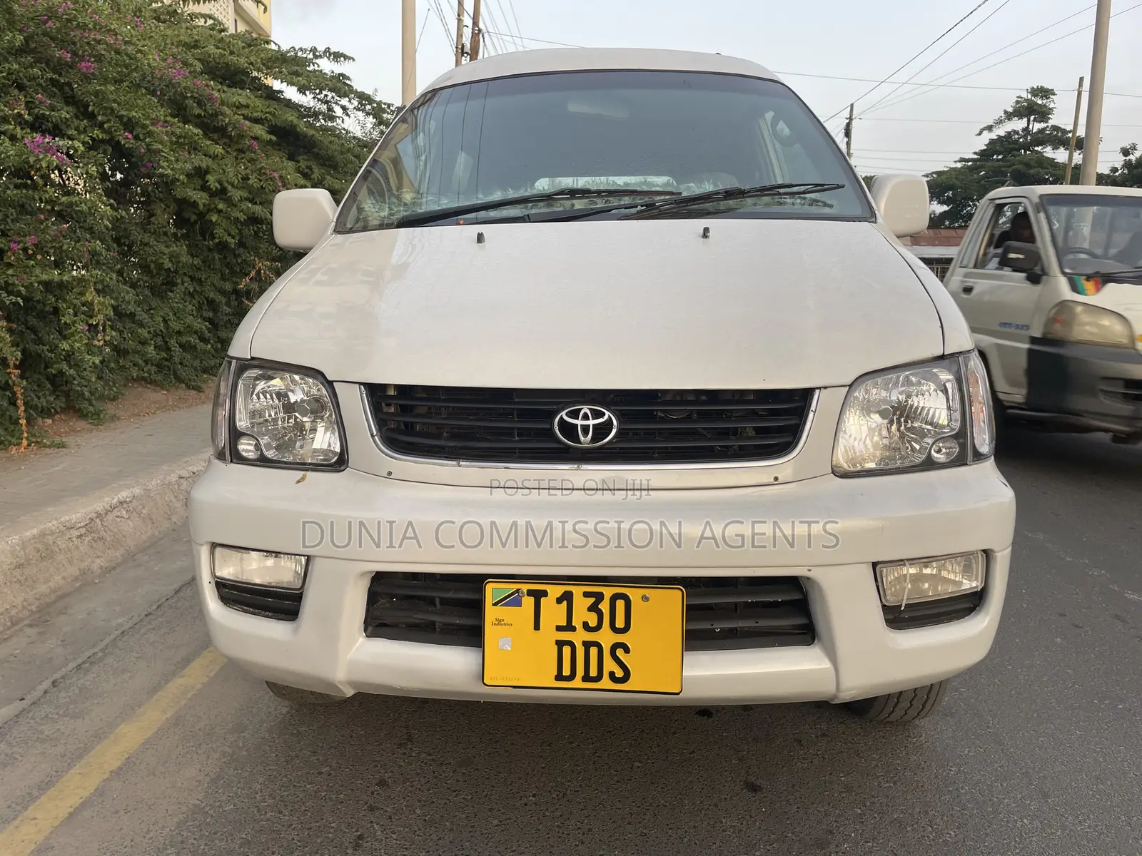 Toyota Noah 2002 White