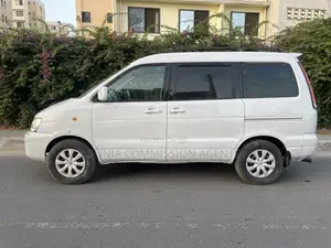 Toyota Noah 2002 White