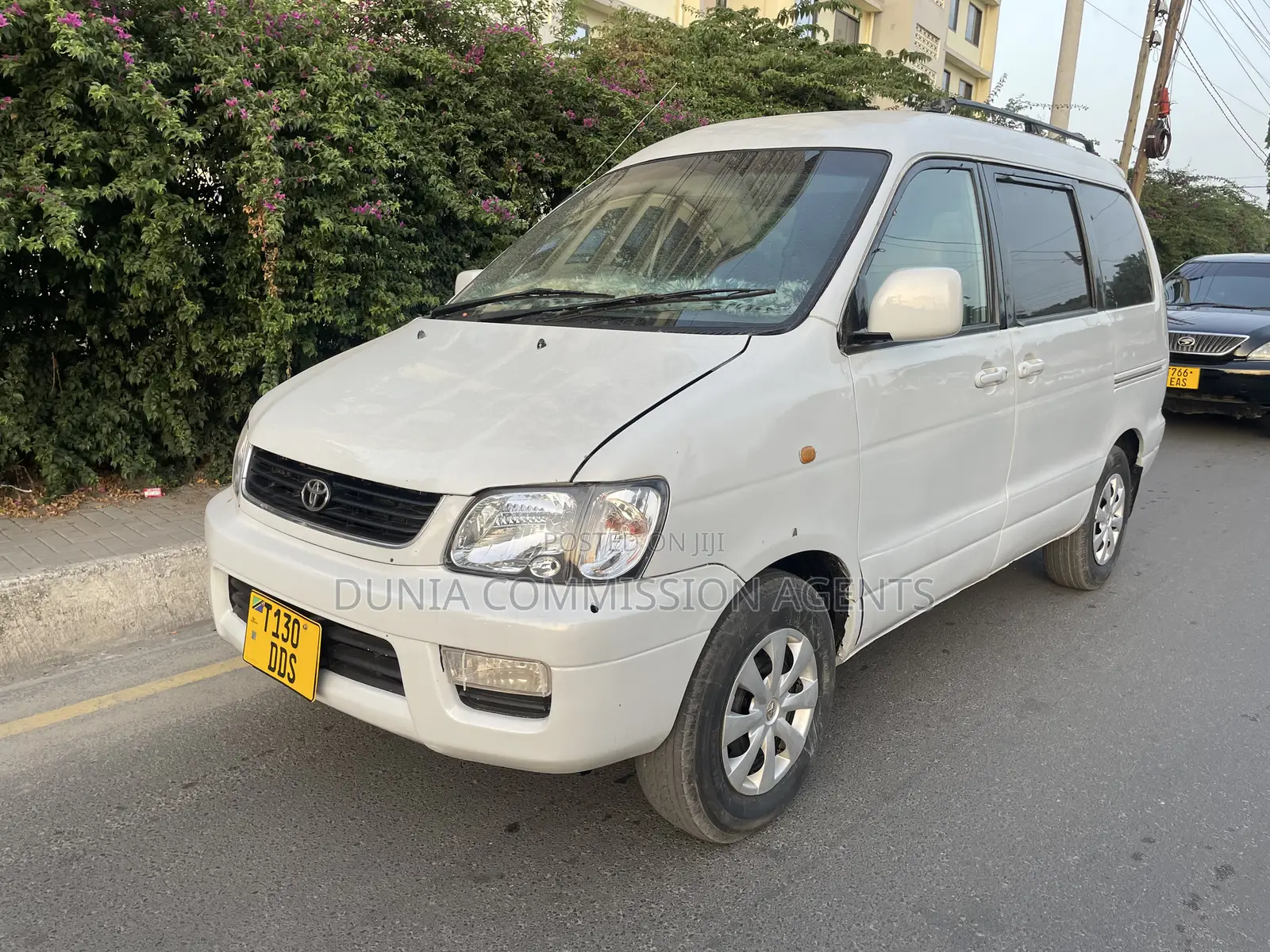 Toyota Noah 2002 White