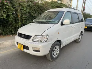 Toyota Noah 2002 White