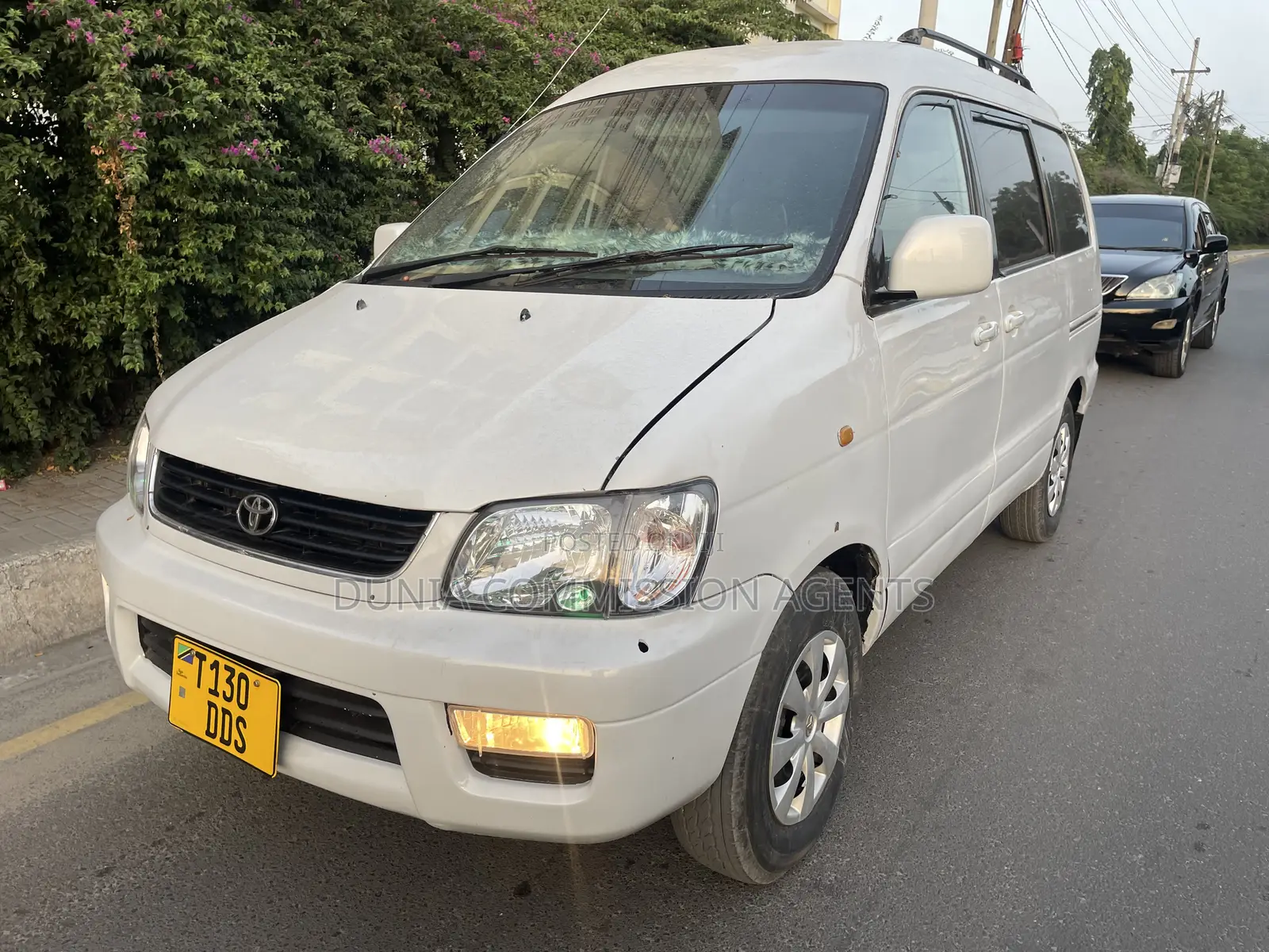 Toyota Noah 2002 White