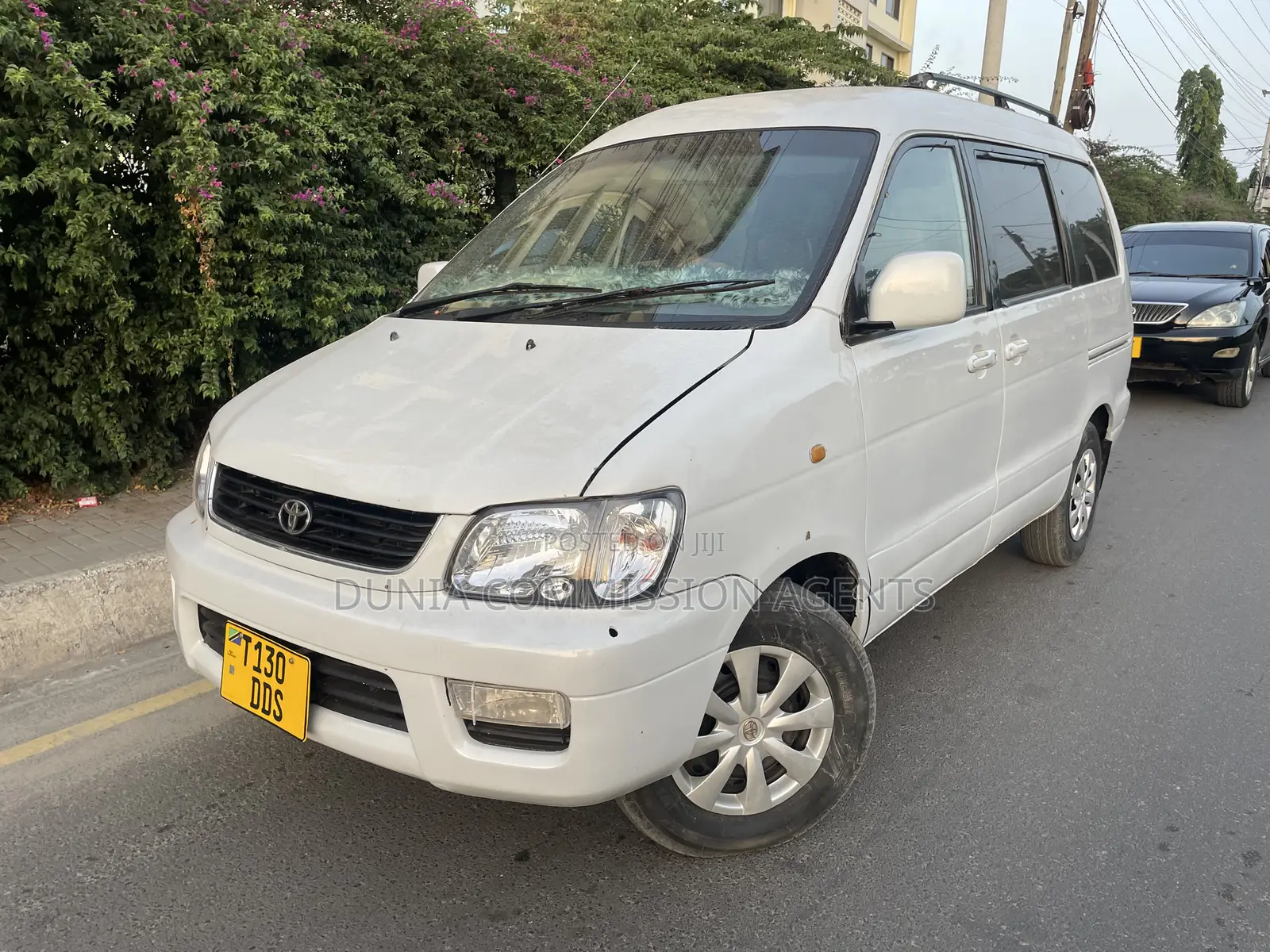 Toyota Noah 2002 White