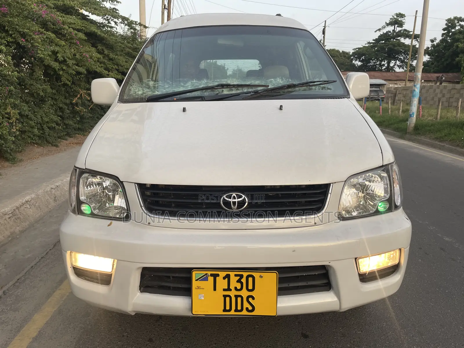 Toyota Noah 2002 White