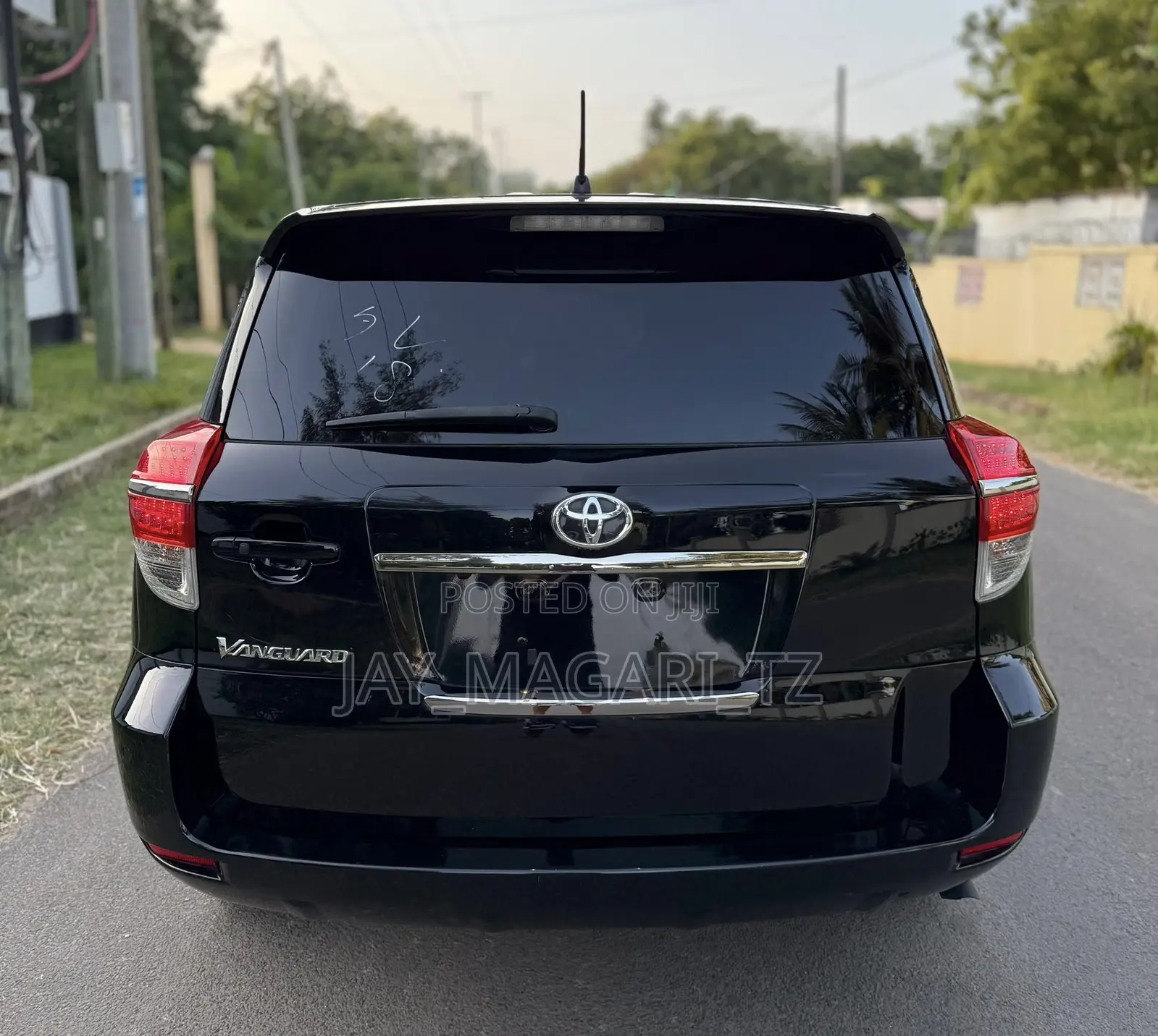 Toyota Vanguard 2012 Black