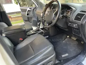 Toyota Land Cruiser Prado 2022 White