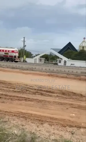 Commercial Plot Inatizama Main Road Inauzwa Mbezi Beach
