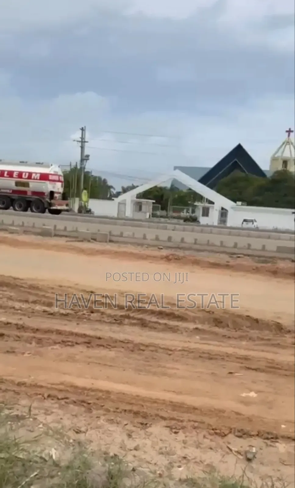 Commercial Plot Inatizama Main Road Inauzwa Mbezi Beach
