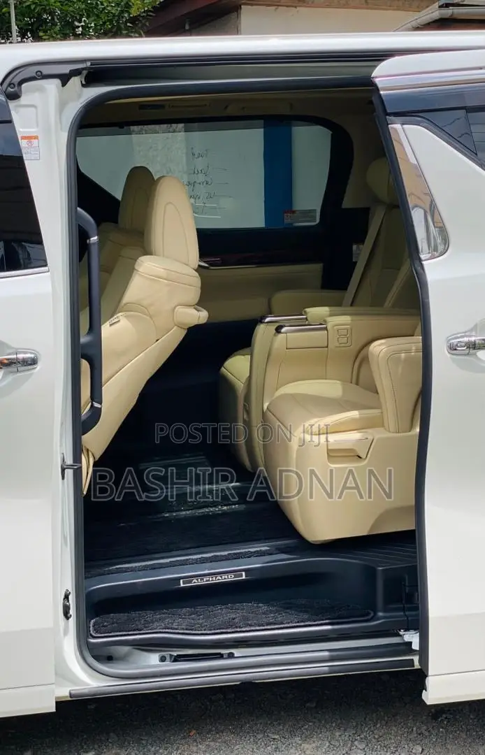 Toyota Alphard 3.5 Petrol FWD 2016 White