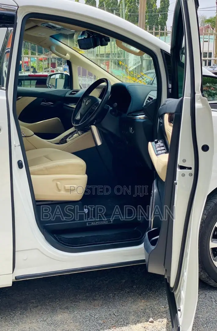 Toyota Alphard 3.5 Petrol FWD 2016 White